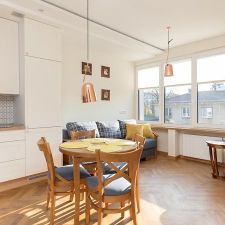 Piekna 2-Bedroom Apartment Varsó Kültér fotó