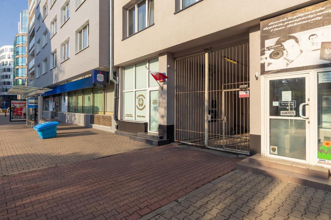 Piekna 2-Bedroom Apartment Varsó Kültér fotó